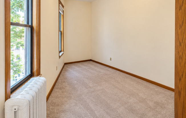 2 beds, 1 bath, $1,450, Unit 320A