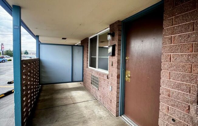 1 bed, 1 bath, 600 sqft, $960, Unit J-1