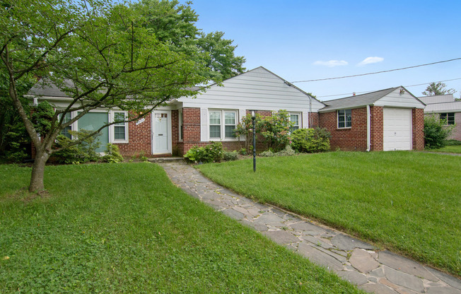 Fantastic Ranch in Convenient Location!