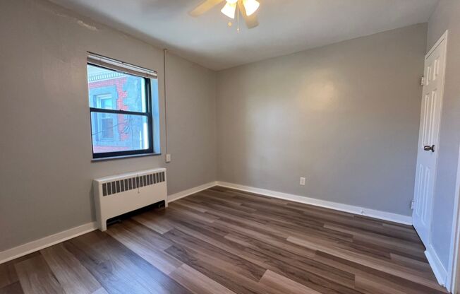 1 bed, 1 bath, 450 sqft, $1,549, Unit 5326 Fifth Ave. #23