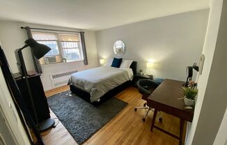 2423 Cambreleng LLC
