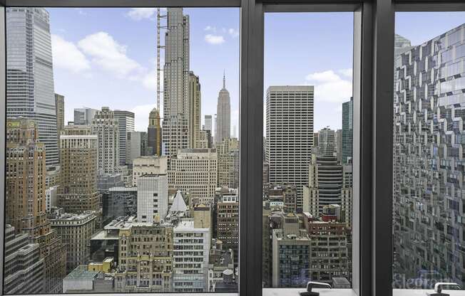 1 bed, 1 bath, 633 sqft, $6,050, Unit PHD