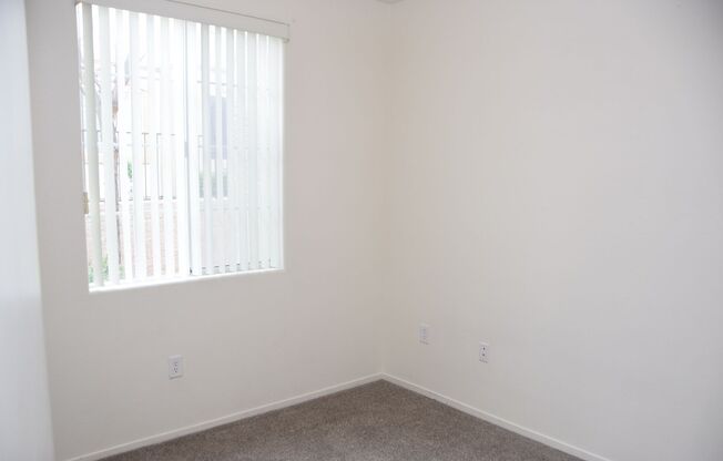 3 beds, 2 baths, $1,650