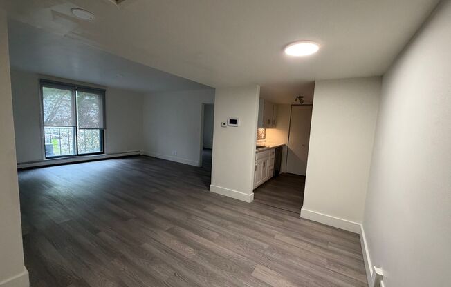2 beds, 2 baths, 1,050 sqft, $1,670, Unit 2050N