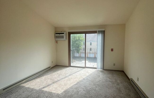 2 beds, 1 bath, $1,615