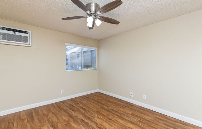 1 bed, 1 bath, 555 sqft, $1,795, Unit 71