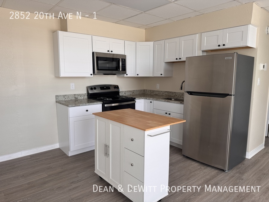 2852 20 AVE N