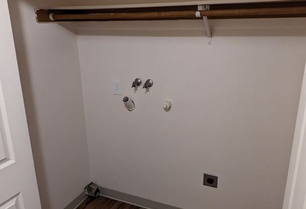 1 bed, 1 bath, 650 sqft, $1,200, Unit 19