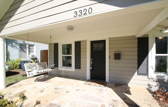 (("Wake Up in a Home YOU Love")) 2/2 STUNNING House Close to Exciting Downtown Fort Worth! An ABSOLUTE Must See Property ~ ALL Appliances Included ~ Charming Master Suite w/ Wardrobe & Backyard w/ Garage & Workshop Space ~ APPLY TODAY !!