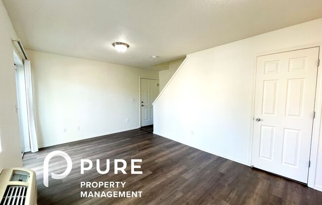 2 beds, 1 bath, $1,350, Unit 13