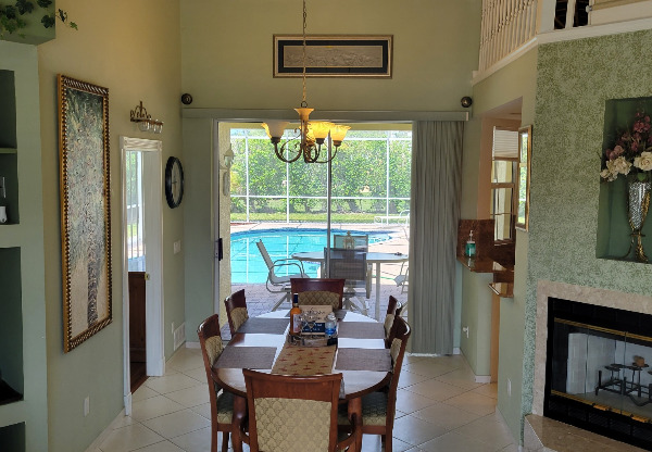1961 E CROWN POINTE BLVD