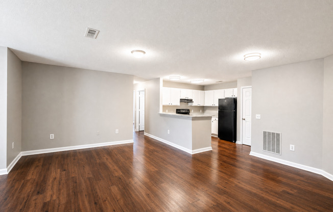3 beds, 2 baths, 1,151 sqft, $1,095, Unit 208
