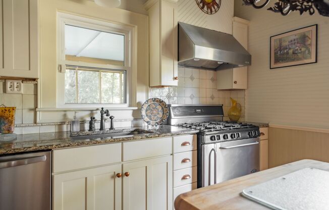 3 beds, 2 baths, $3,500