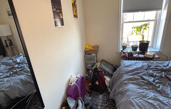 2 beds, 1 bath, 1,000 sqft, $1,295, Unit 19