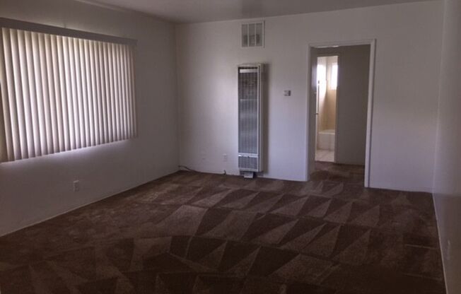 2 beds, 1 bath, $2,395