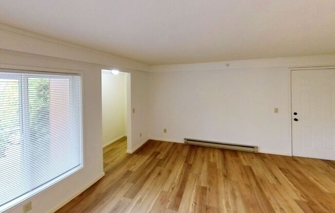 2 beds, 1 bath, 784 sqft, $1,895, Unit 21