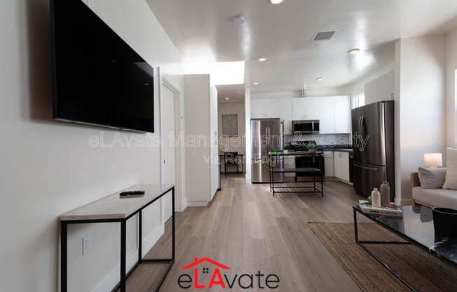 564 N VIRGIL AVE