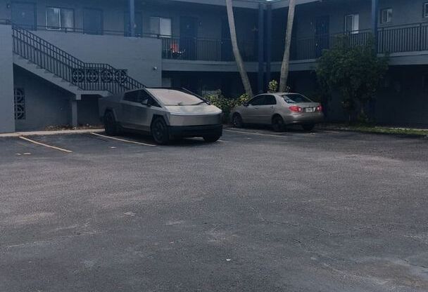 The Milano Manor Apartments