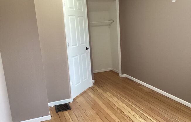 2 bedroom single family home wit attached garage