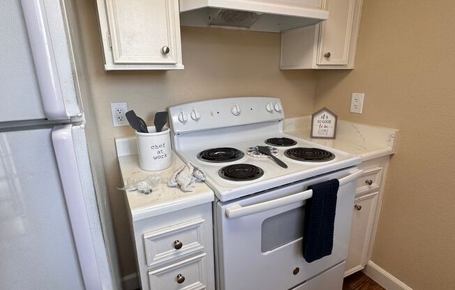 2 beds, 2 baths, 947 sqft, $2,225, Unit 49