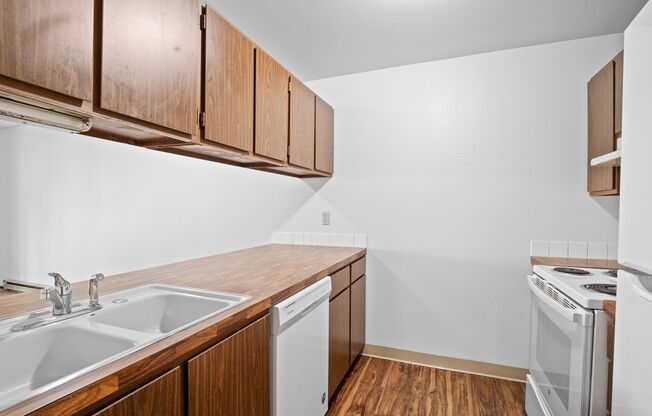 1 bed, 1 bath, 611 sqft, $945, Unit 01