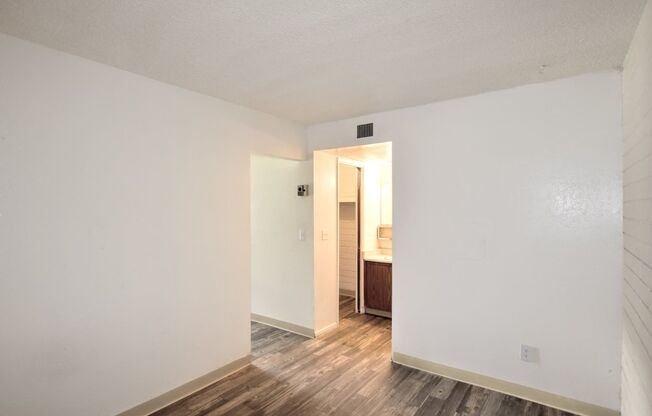 Studio, 1 bath, $750, Unit Alv3003-224