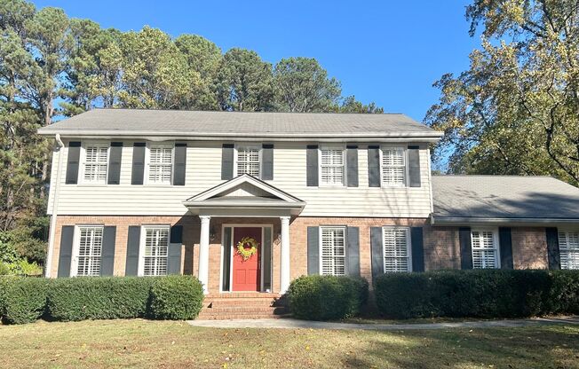 Fabulous Dunwoody Property Situated in a Perfect Location!  Hardwoods, Stainless, Granite!