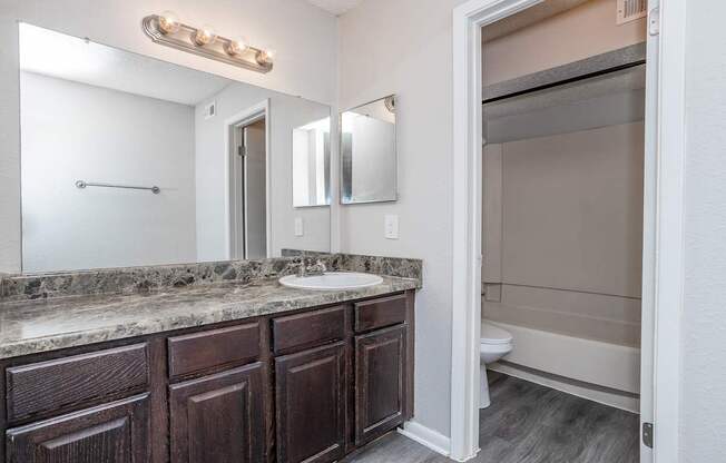 Oak Tree Village Bathroom (3 Bedroom)