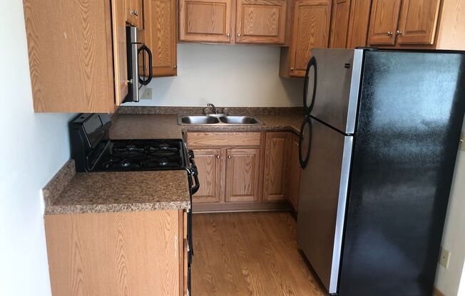 2 beds, 1 bath, 900 sqft, $1,439, Unit 4434-302