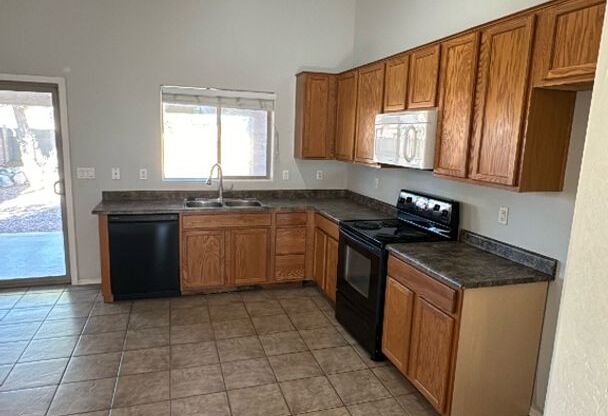 NEWLY LISTED - BEAUTIFUL HOME IN SAN TAN HEIGHTS!