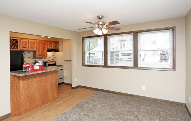 Studio, 1 bath, 350 sqft, $780, Unit 4400 Wyndsor Terrace Building 5 #23