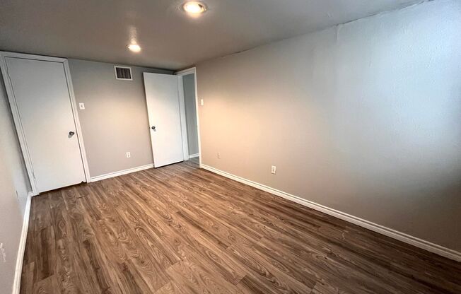 2 beds, 1 bath, $1,695