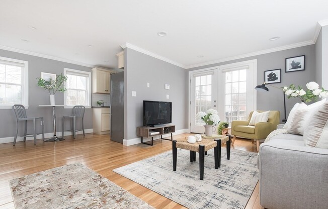 1 ROWEN CT