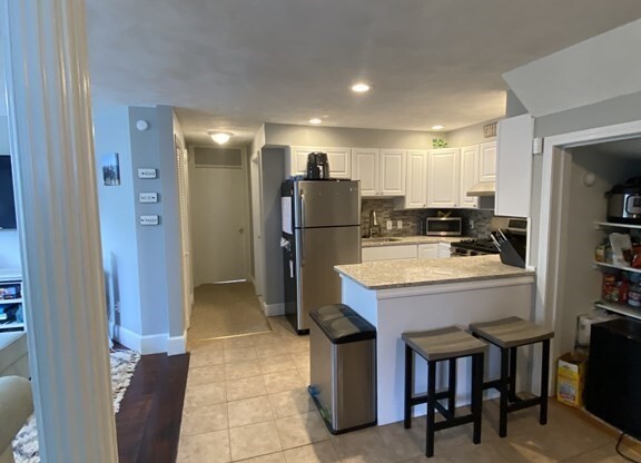 2 beds, 1 bath, 937 sqft, $2,700, Unit 1