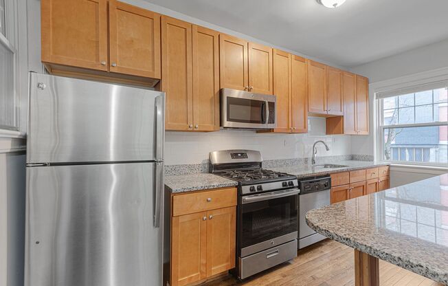 2 beds, 1 bath, 700 sqft, $2,450, Unit 1100-1st Floor