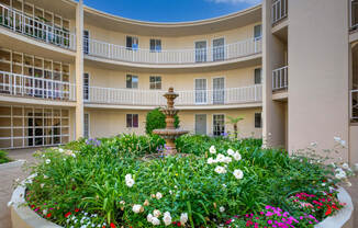 Apartment Building in Santa Monica Courtyard