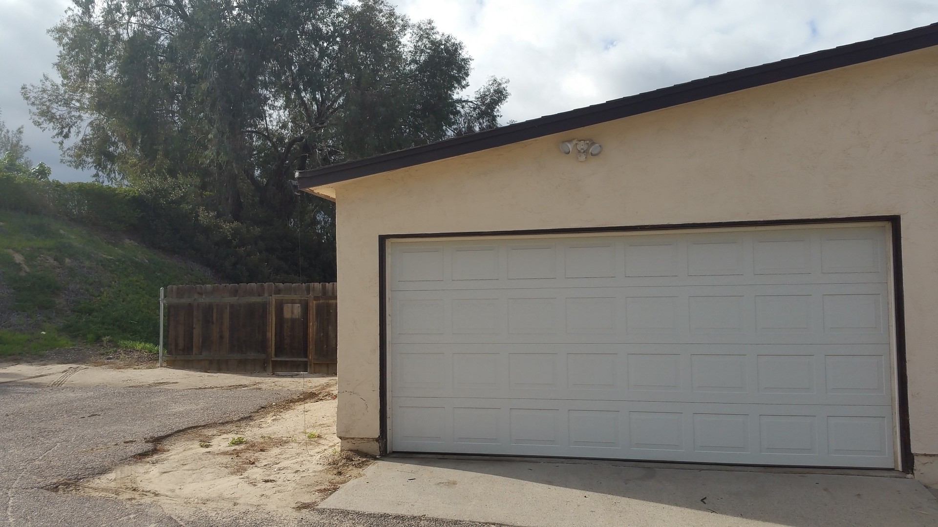 3 Bed / 2 Bath Home Backyard For Rent