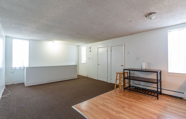 1 bed, 1 bath, $995, Unit 2400 S 4th St 3rd Fl