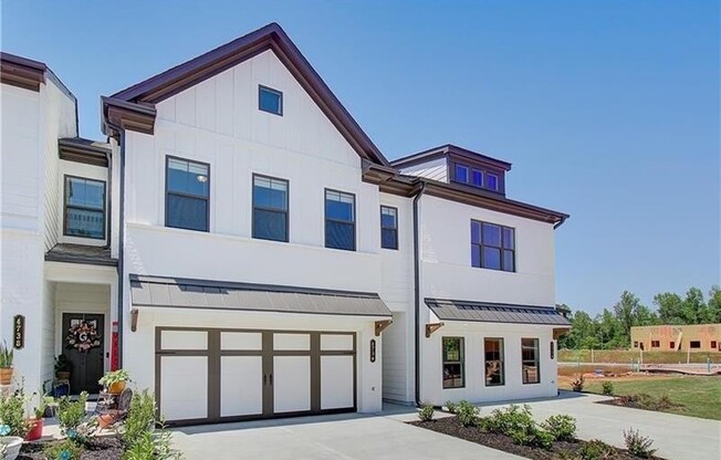 4645 CYPRESS LNDG WAY