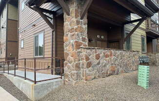 1650 E PONDEROSA PKWY