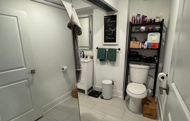 1 bed, 2 baths, 969 sqft, $1,495, Unit L108