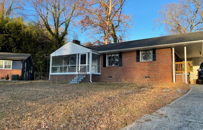 Adorable 3 Bedroom Off United Street