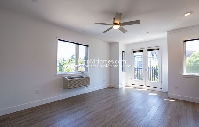 Your Perfect SE Portland Pad – Stylish One-Bedroom Delight!