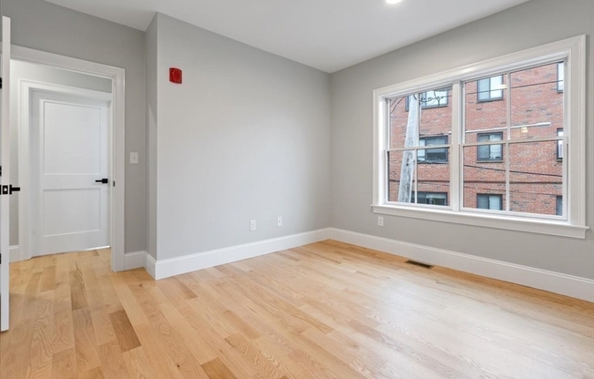 3 beds, 2.5 baths, 2,484 sqft, $5,000, Unit 2