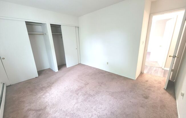 2 beds, 1 bath, $1,400, Unit 316