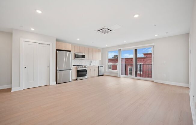 2 beds, 2 baths, 799 sqft, $2,325, Unit Unit 523