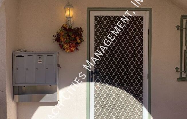 40 GLENDORA AVE