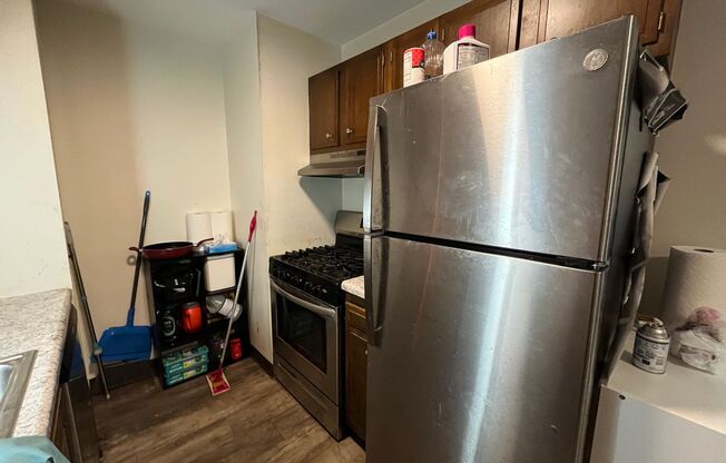 1 bed, 1 bath, $1,095, Unit 11