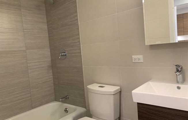 Studio, 1 bath, $3,700, Unit 3G