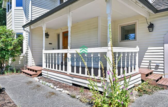 4 BEDS & 2.5 BATH SINGLE FAMILY HOUSE FOR RENT